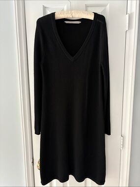 Athleta Black V-Neck Long Sleeve Knit Dress